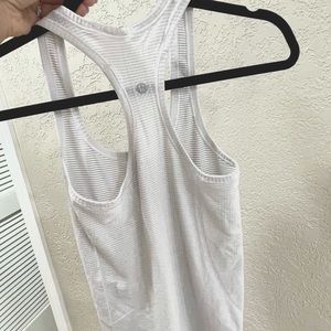 Lululemon Swiftly Tech Tank. White. Size 2